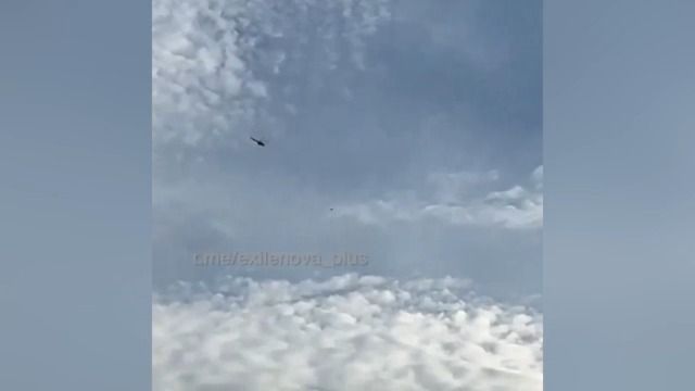 Video: Vojenské vrtulníky ničí nad Ukrajinou íránské drony