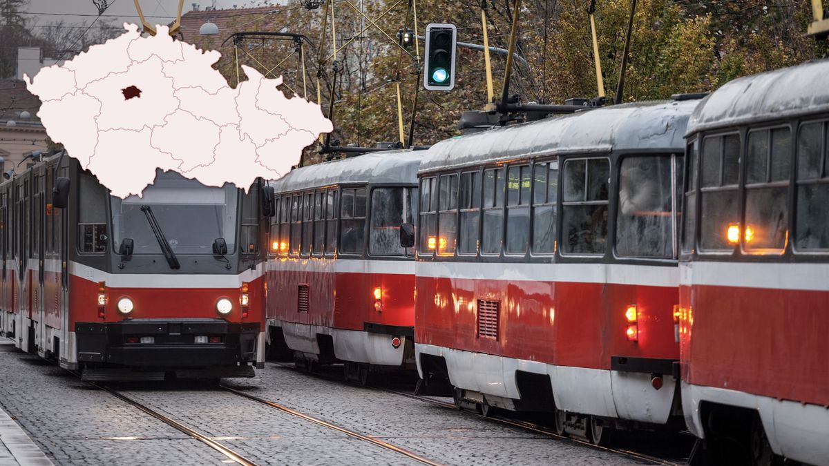 Prasklé potrubí omezuje provoz tramvají v centru Prahy