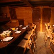 Pirátská loď La Grace. Interiér