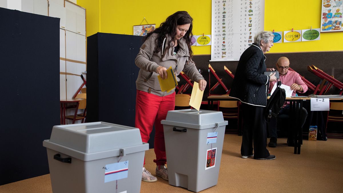 Volby bez volby. Třetina Česka zná své zastupitele už od srpna