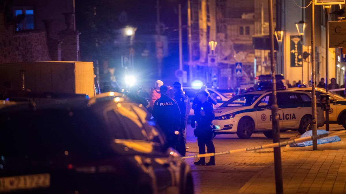 Střelba v centru Bratislavy si vyžádala dva životy, pachatel je mrtvý