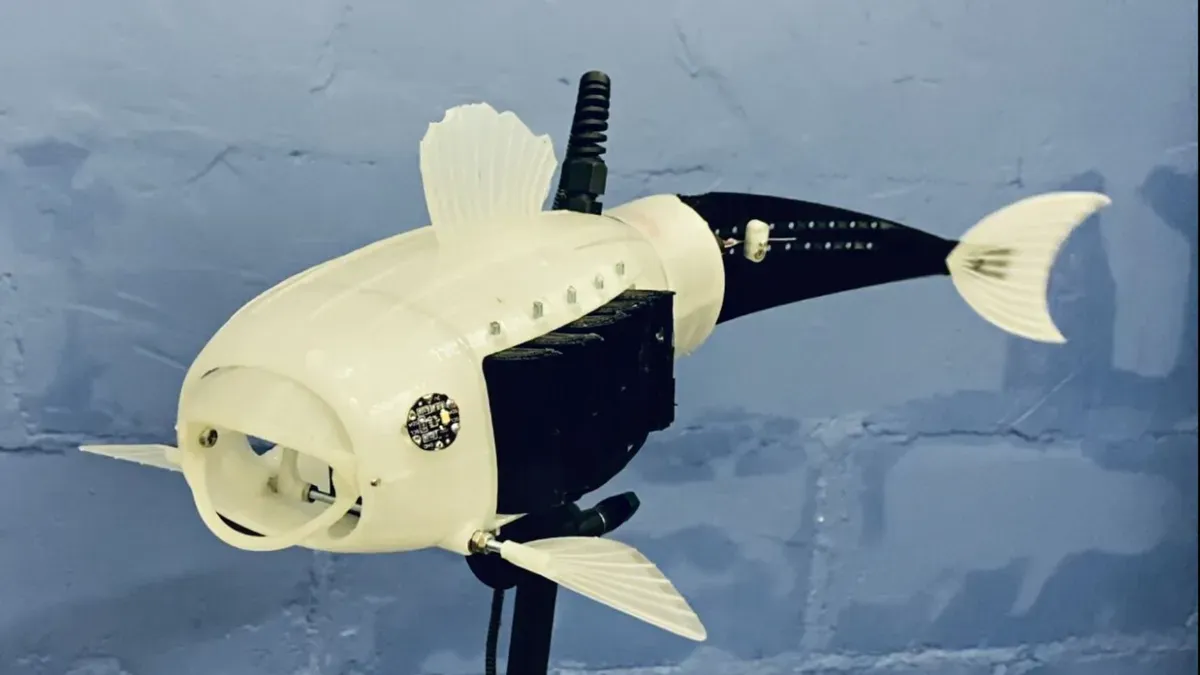 Vidéo : Un poisson-robot d’une imprimante 3D « avale » du microplastique