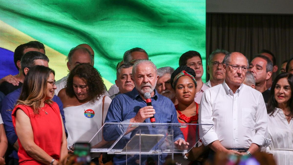 Brazílie „ubránila demokracii“. První zkoušku Lulovi připravil jeho rival