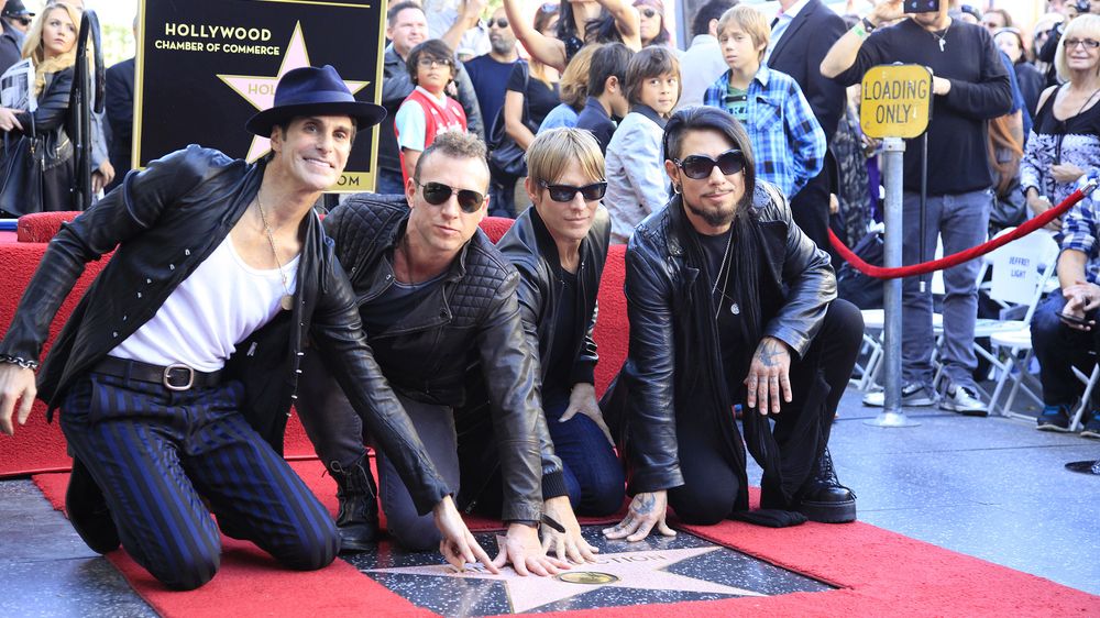 Kapela Jane’s Addiction ruší turné poté, co zpěvák Farrell napadl kytaristu
