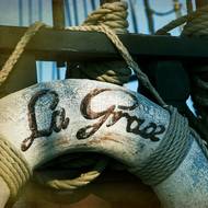 Pirátská loď La Grace, záchranný kruh.