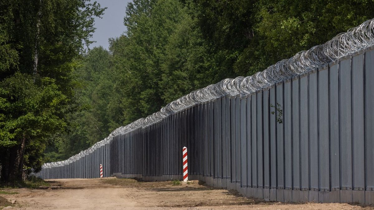 Bělorusko v „obležení“. Už i Ukrajina staví na hranicích plot