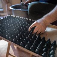 Vylisované františky se vyloží na plato a pokračují na sušení.