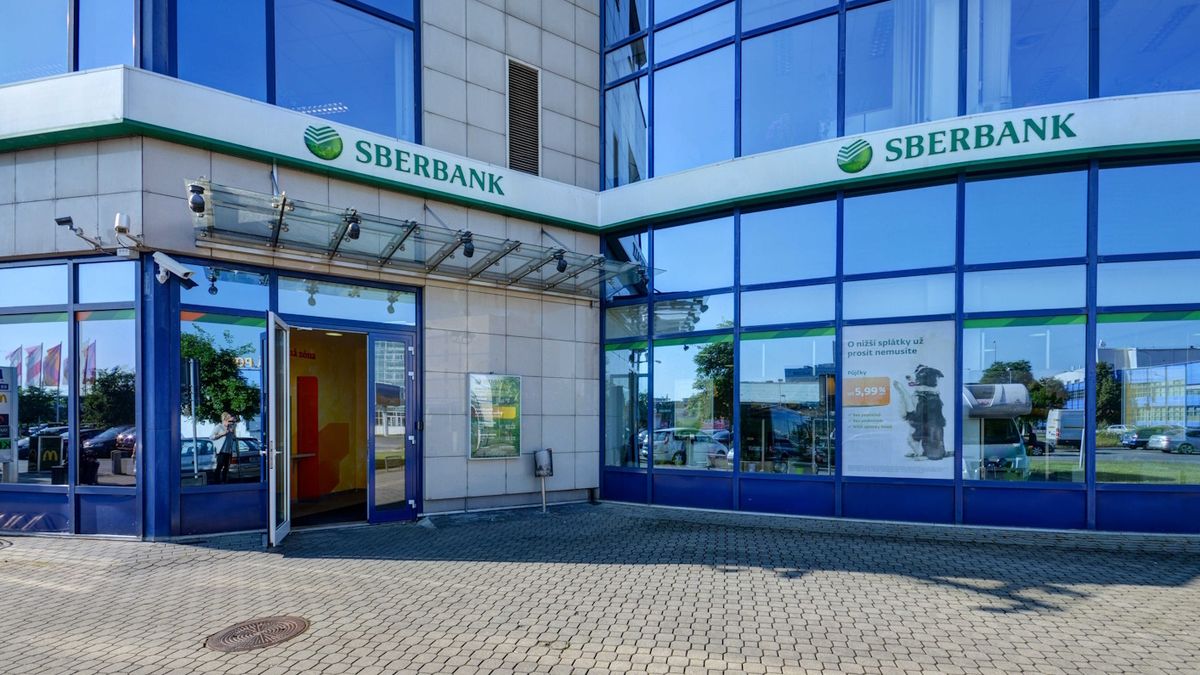 Přes 30 000 klientů Sberbank CZ si nevyzvedlo vklady za 187 milionů