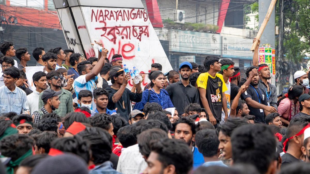 Při střetech v Bangladéši zemřelo nejméně 23 lidí