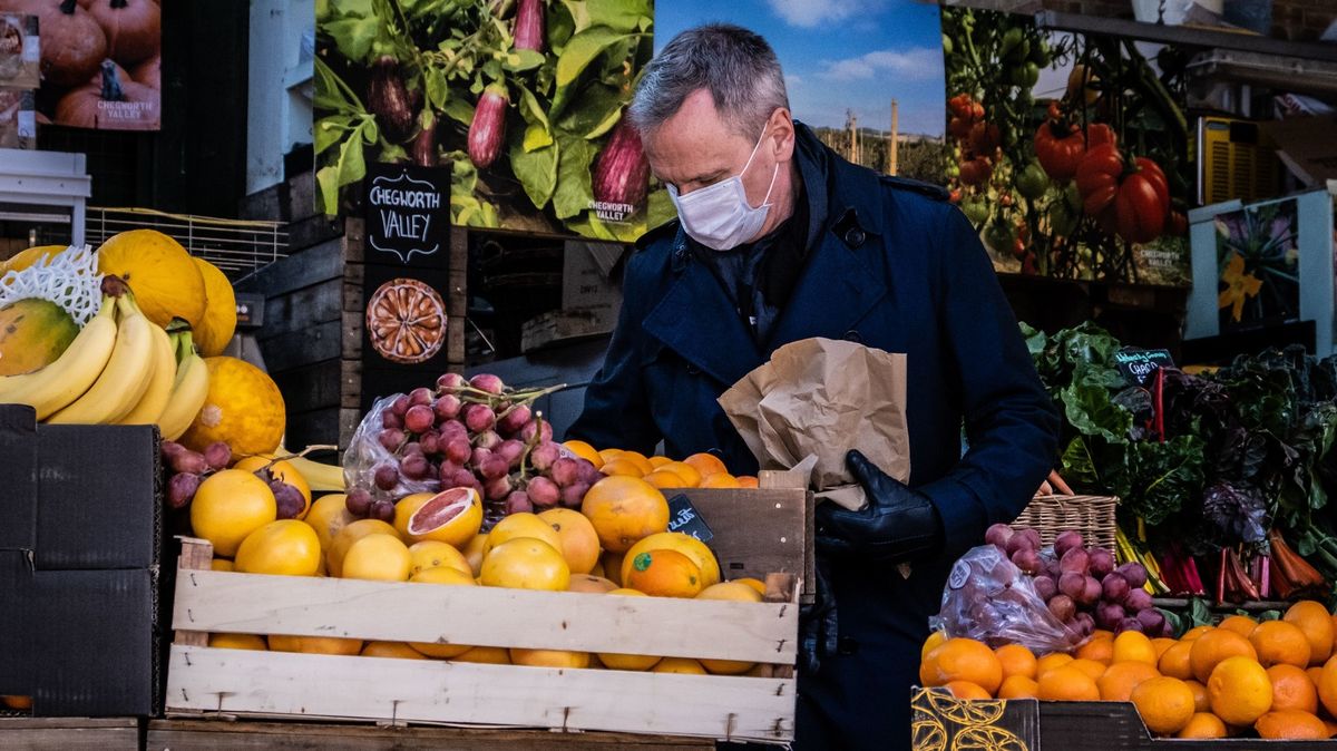 V Británii možná dojdou vitamíny. Chybějí sběrači ovoce a zeleniny