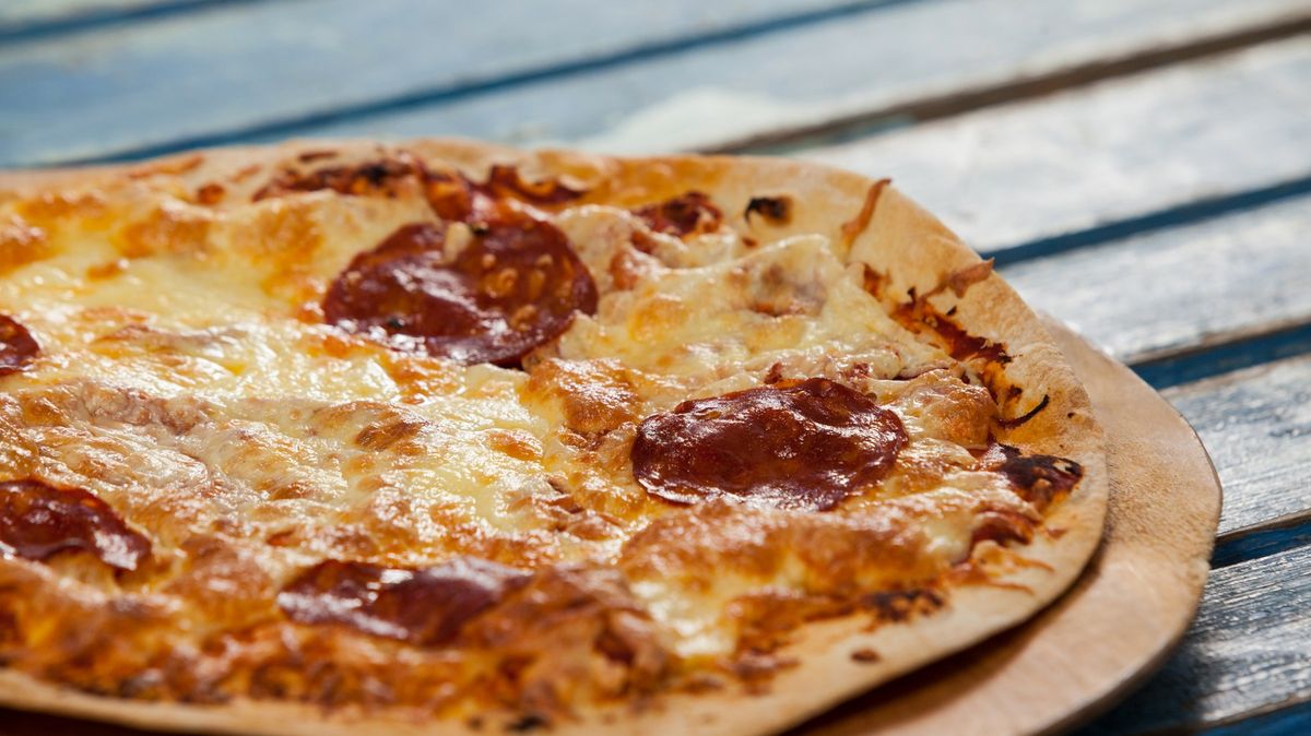 Majitel pizzerie objednával přes aplikaci vlastní jídlo. Vydělal tisíce