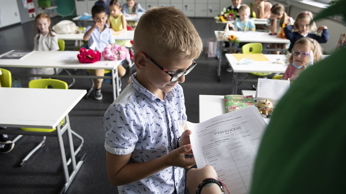 Známky pořád rozhodují o přijetí na střední. Z vysvědčení ale časem zmizí
