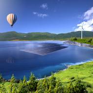 Na hladině budoucího jezera budou umístěny plovoucí solární elektrárny.