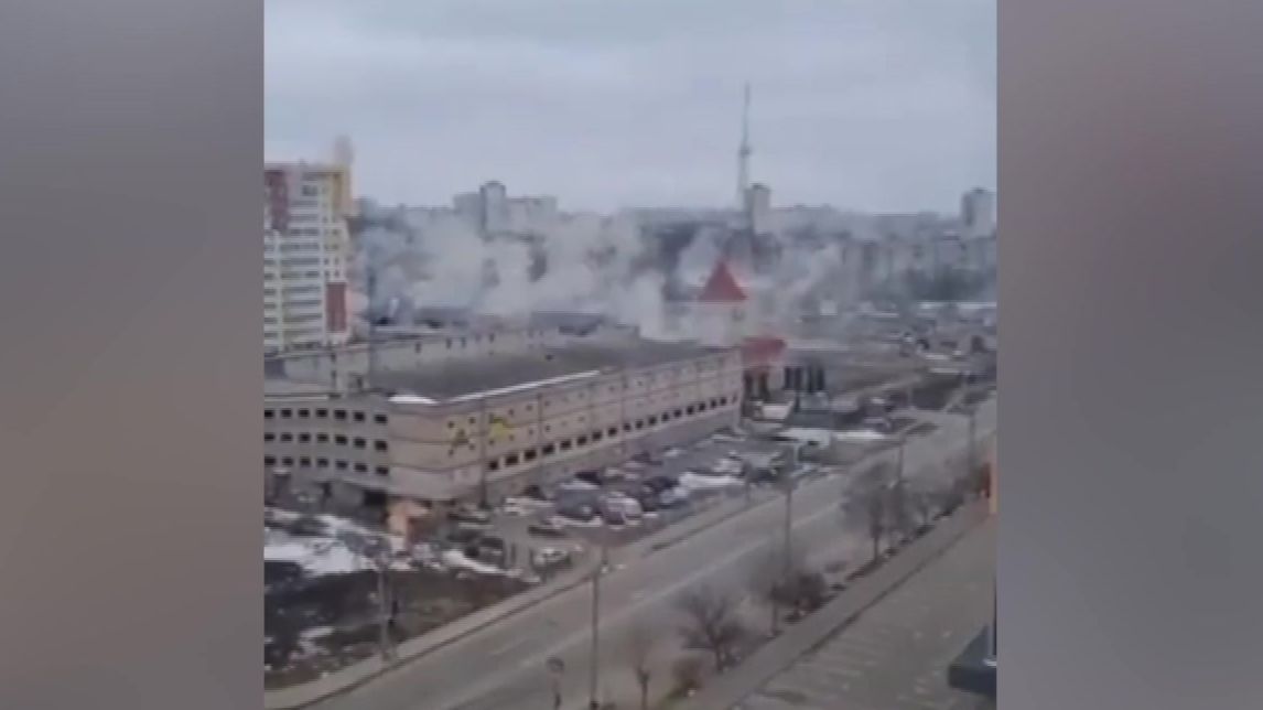 Video: Charkov pod těžkou palbou. Zemřely desítky lidí