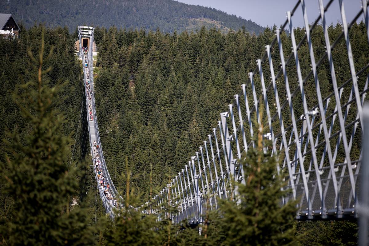 SZ / Visutý most Sky Bridge 721 Dolní Morava