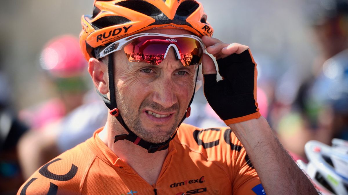 Il ciclista Rebellin, ribelle del doping, conclude la sua carriera all’età di 51 anni