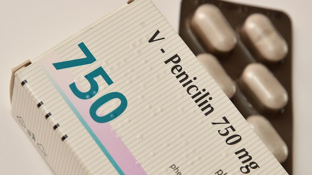 Penicilinu je v lékárnách dost, tvrdí ministerstvo. Sklady jsou prázdné