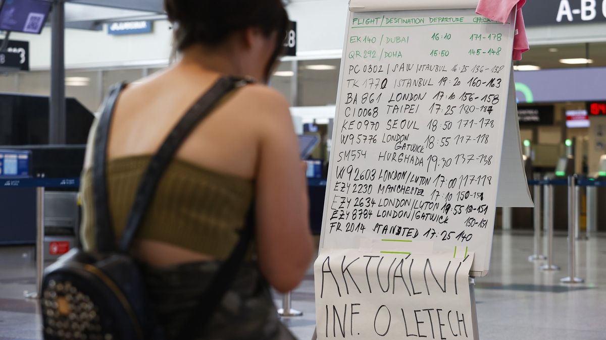 Letiště hledá balanc mezi výší výplat a šetřením na miliardové investice