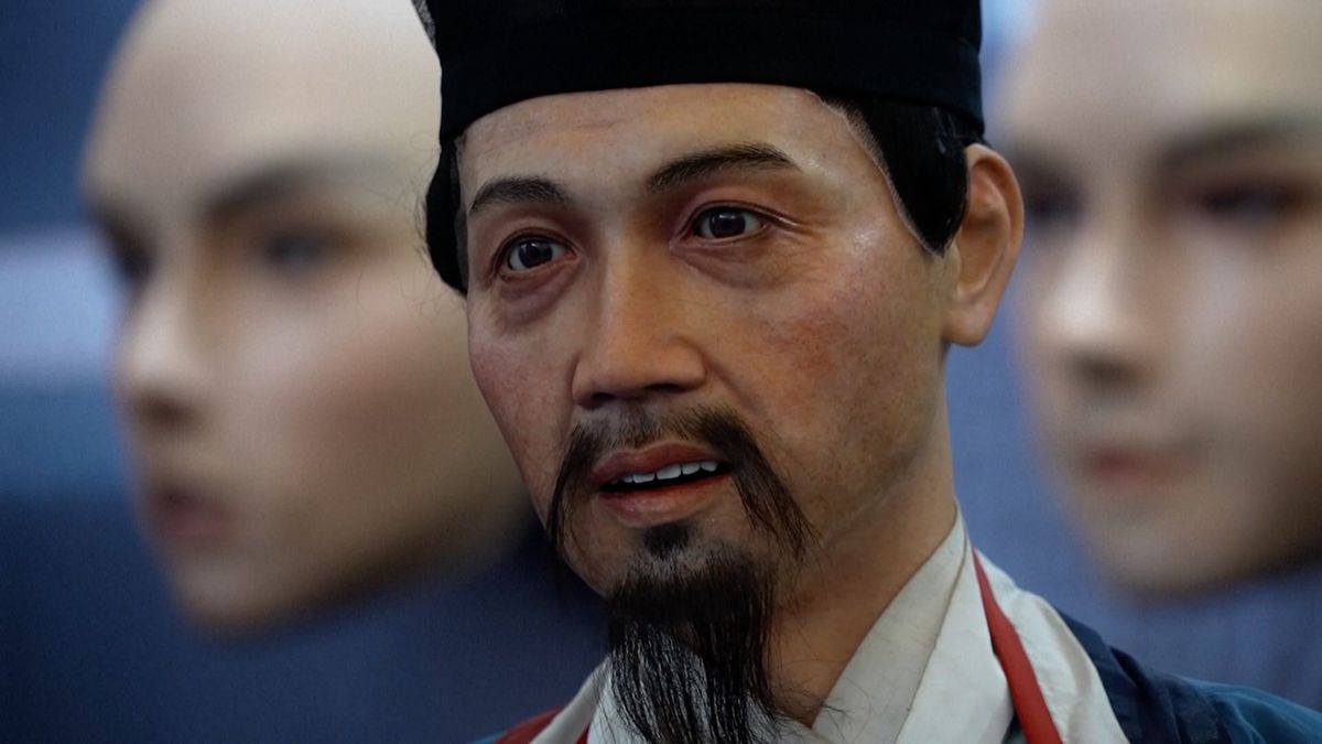 Peking ukázal uhrančivé humanoidy