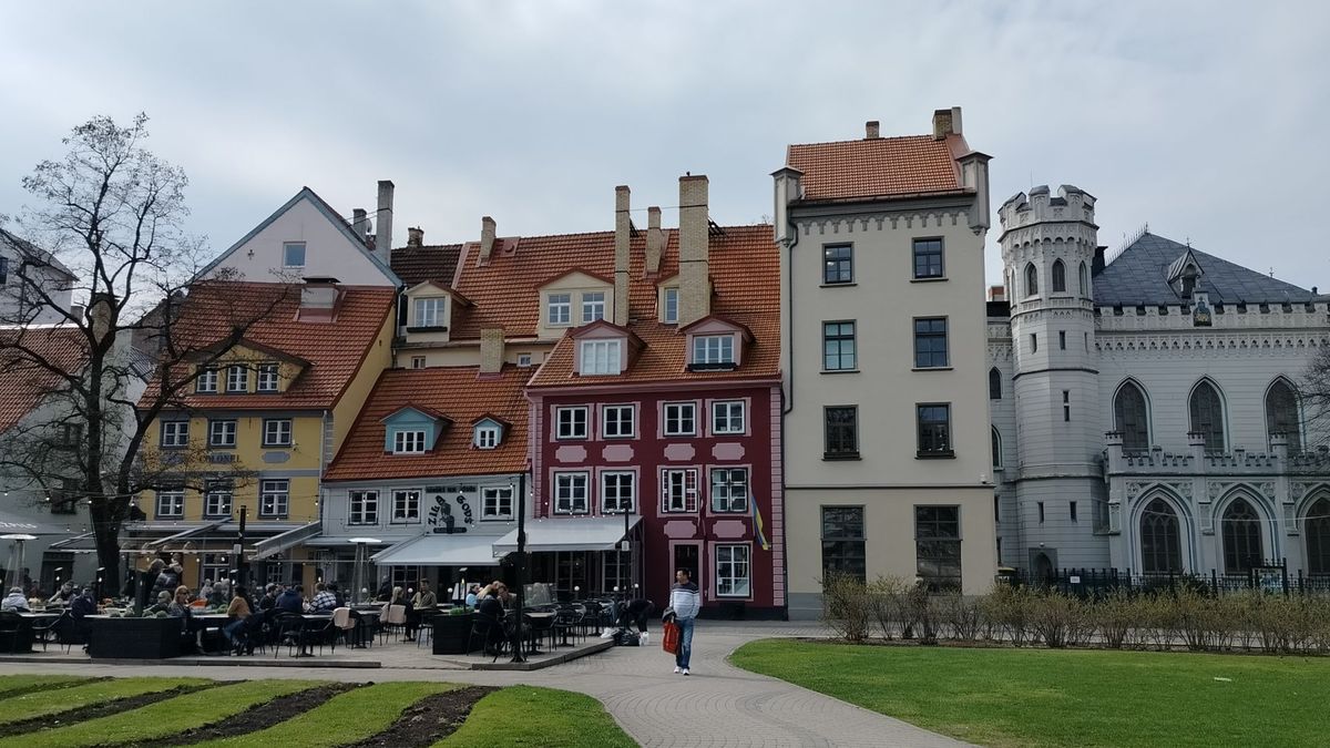Tisíce lidí v Rize protestovaly proti možnému odstoupení od Istanbulské úmluvy