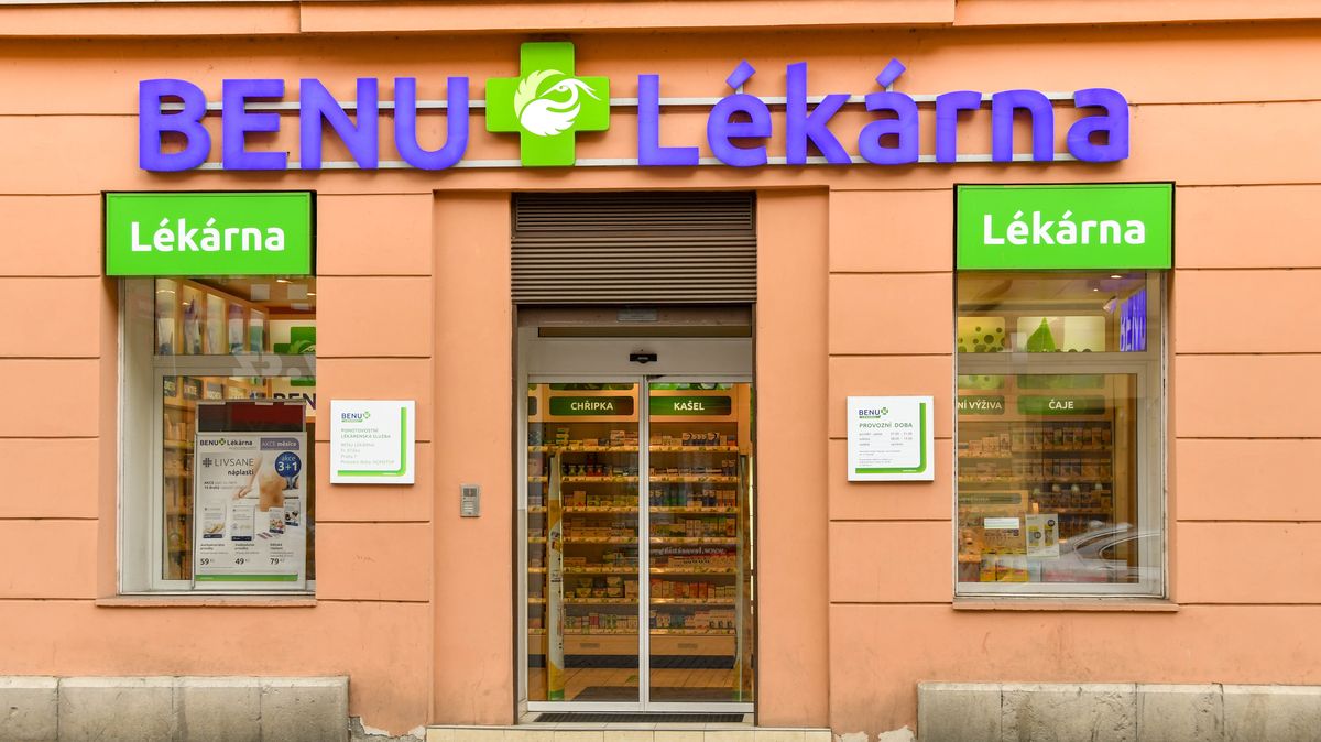 Česko po výpadku: Letiště funguje, lékárny na obnově pracují