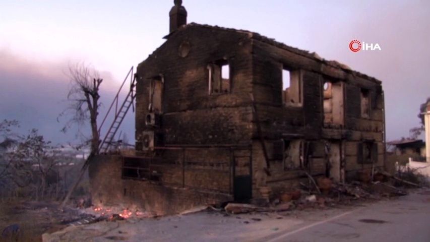 Video: Tureckou Antalyi trápí požáry, situaci zhoršuje silný vítr a sucho