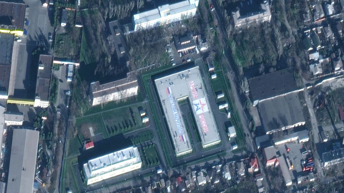 Satelitní snímky odhalily novou ruskou základnu  v okupovaném Mariupolu