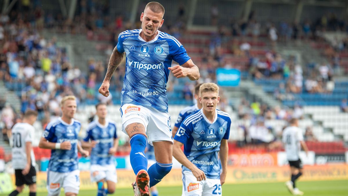 Fotbalová Sigma je v zajetí starého pohledu na sebe sama. A fanoušci trpí