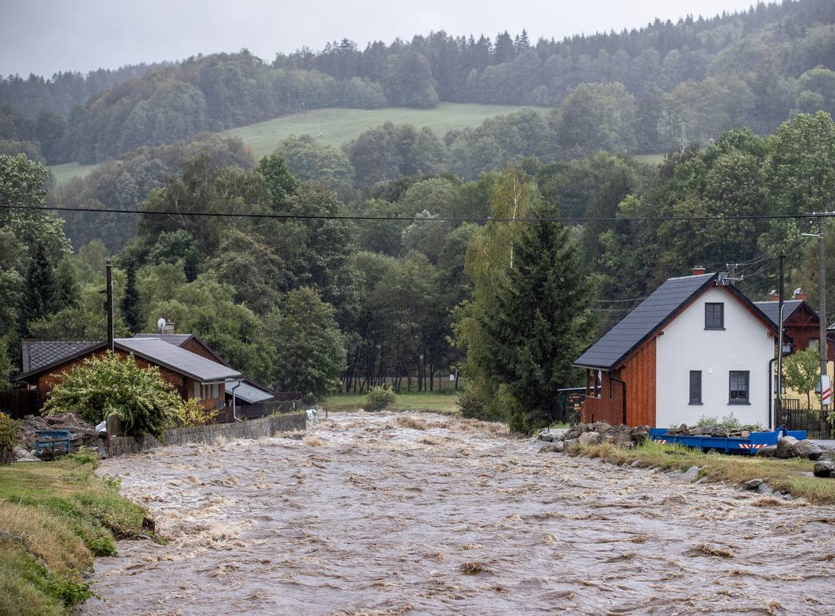 Jeseníky se potýkají s velkou vodou. (Kociánov u Loučné nad Desnou, 14. září)