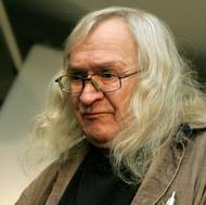 Poté následovaly další pobyty za mřížemi, jeho poslední věznění ukončila až milost prezidenta v listopadu 1989. Odsouzen byl celkem pětkrát, většinou za pobuřování. Ve vězení strávil celkem osm let, pět měsíců a tři dny.

(Na snímku z roku 2011.)