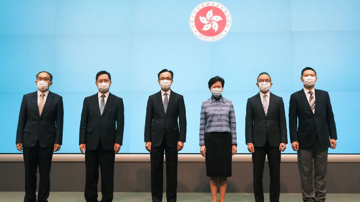 Jedna země, jeden systém? V Hongkongu došlo k zatčením i vládním změnám
