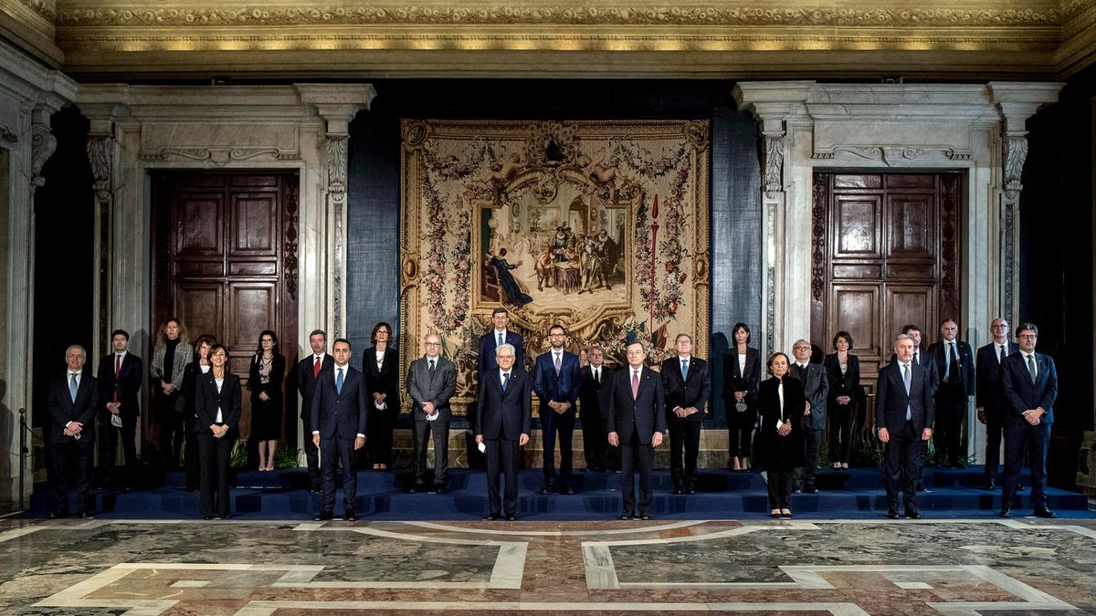 Nová italská vláda složila přísahu. Tvoří ji osm žen a patnáct mužů