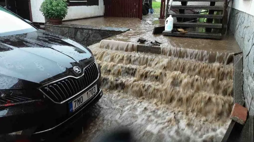 Velmi Silne Bourky Dnes Zasahnou Vychod Ceska Reky Opet Stoupnou Seznam Zpravy
