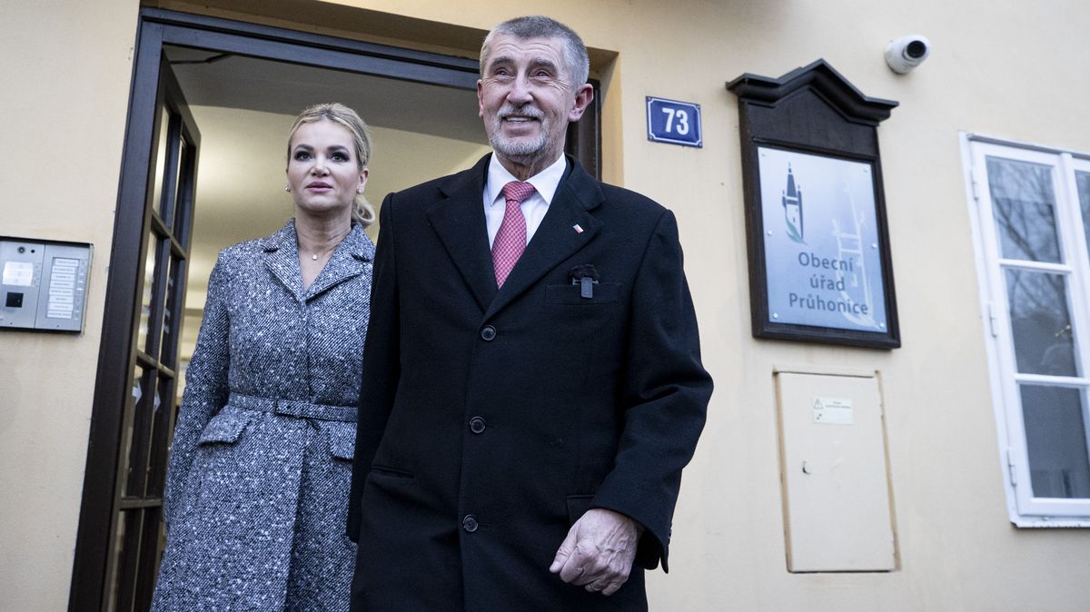 Babiš přiznal dar 2,2 milionu od manželky Moniky