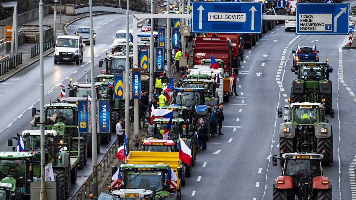 Protestující zemědělci sjeli do Prahy