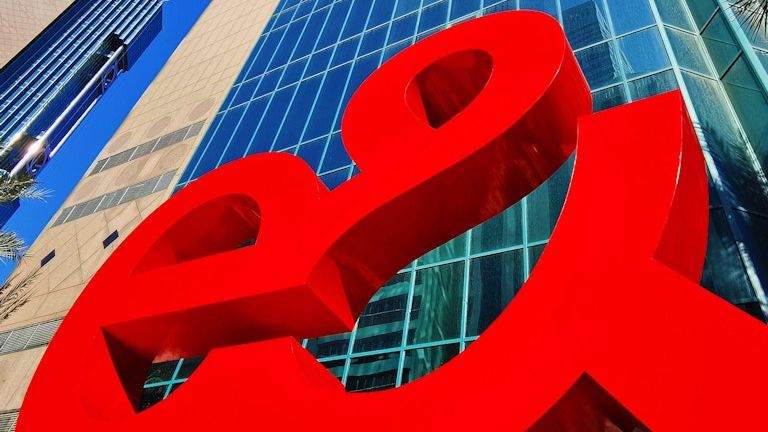 PPF dotáhla jeden ze svých největších obchodů, z Dubaje dostane 63 miliard