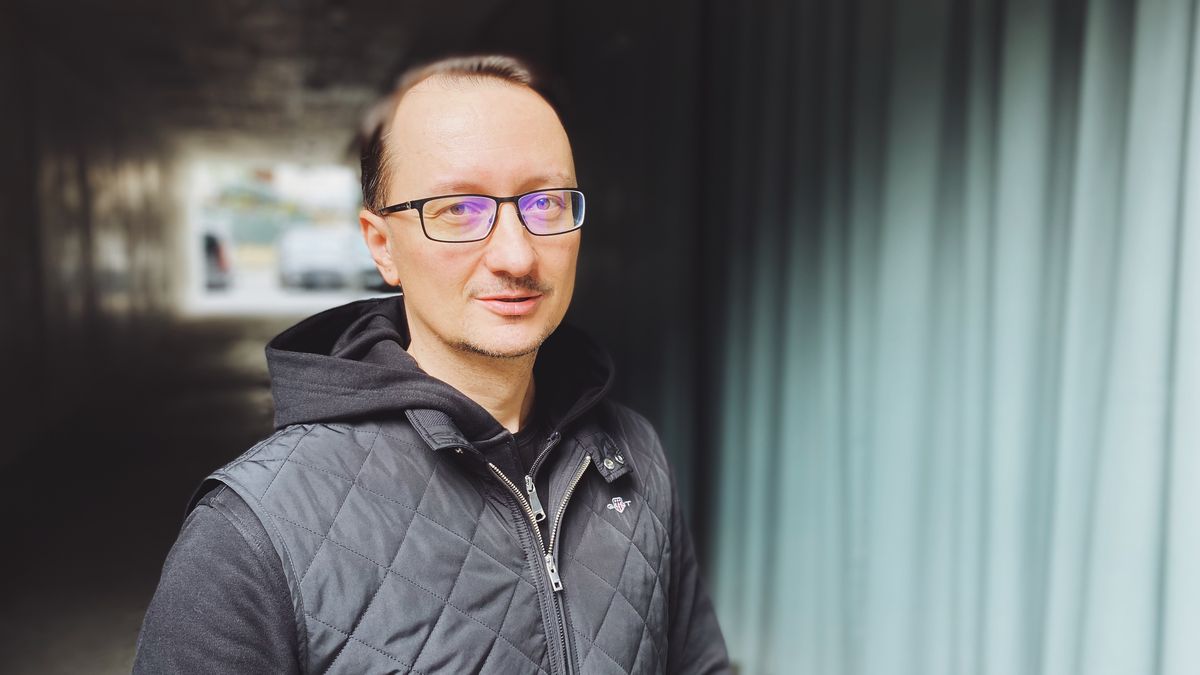 Někde v naší hlavě jsou pořád tři ráno, tma a samota, říká hororový Karika