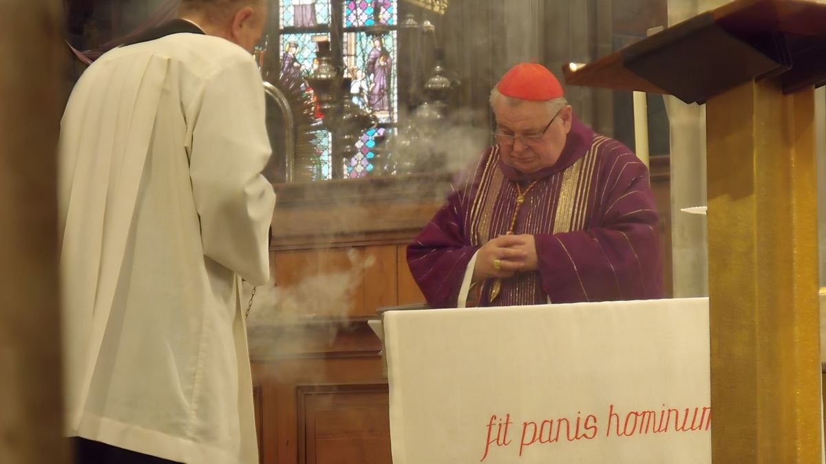 Bohoslužba za Charlieho Kirka bude mít politický aspekt, říká církevní expert