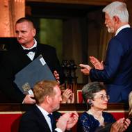 Medaili Za hrdinství získal také vlakvedoucí Roman Juřena, který pohotovým zákrokem umožnil evakuaci cestujících z hořícího havarovaného vlaku.