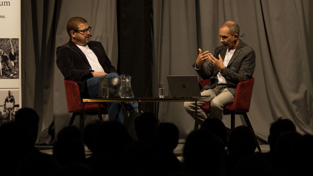 Dobrovský & Šídlo: Česká levice se vrací. Rudá a proruská