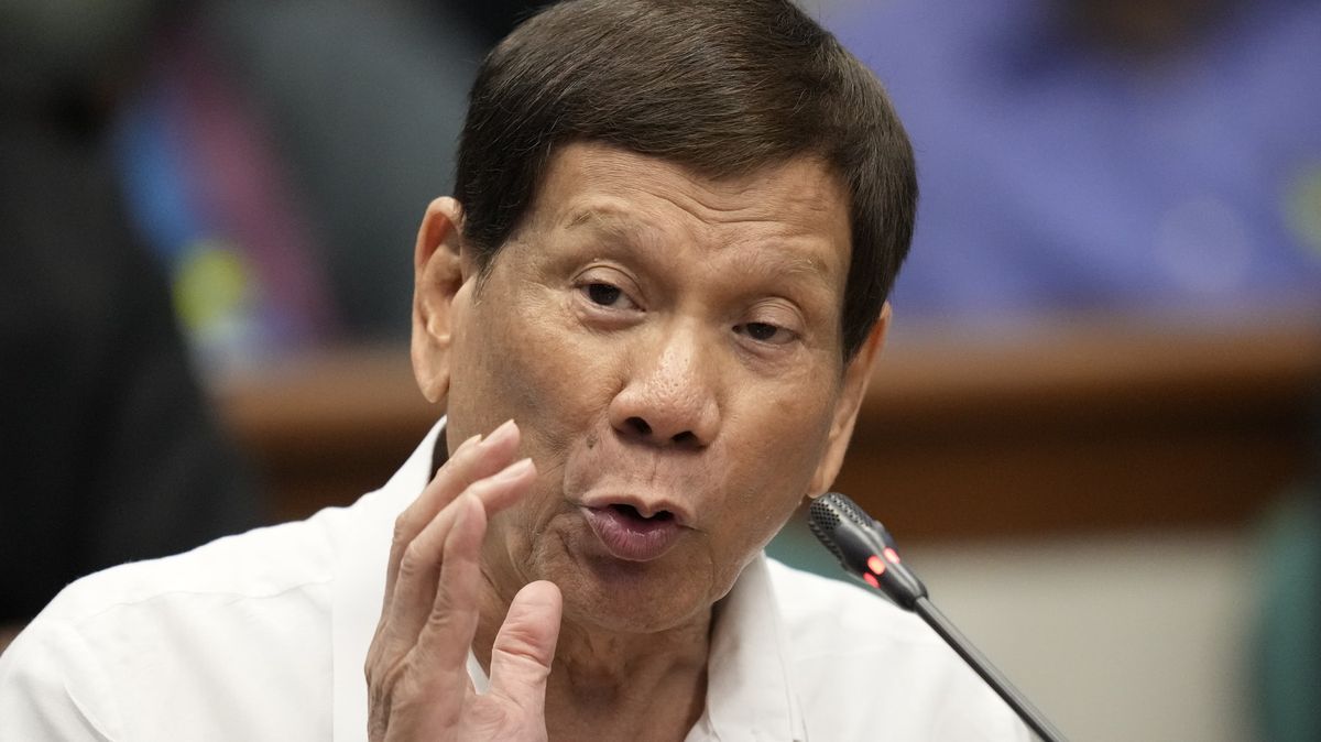 Kontroverzní válka proti drogám před soudem. Duterte přiznal „komanda smrti“