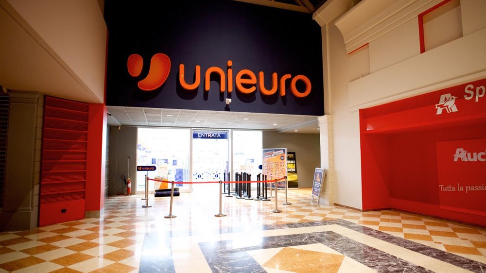 Křetínský kupuje v Itálii největší síť obchodů s elektronikou Unieuro
