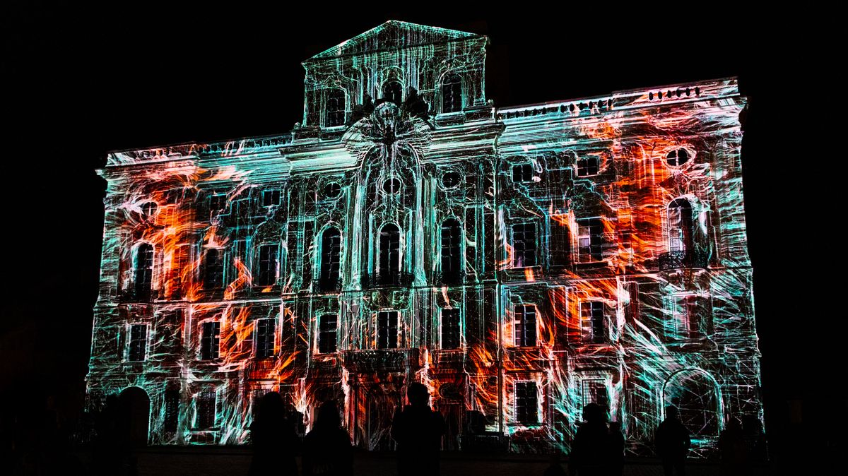 Fotky: Budiž světlo. Signal Festival láká na digitální totem i věčné opakování