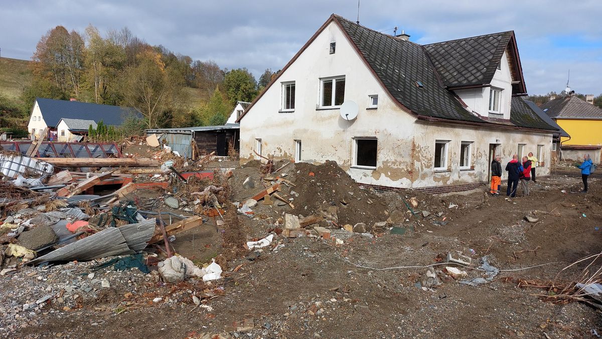 Na Jesenicku po záplavách určili statici ke zbourání 39 objektů