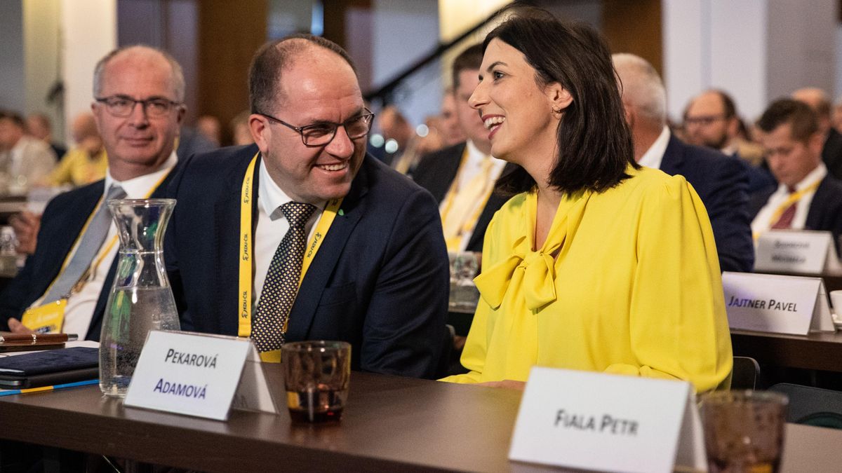 Politická atomová bomba, zní z TOP 09. Odchodem z vlády by si ale nepomohla