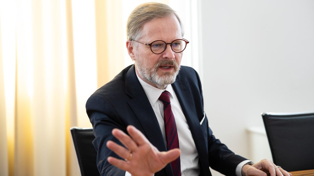 Opozici nezajímá bezpečnost Česka, reaguje Fiala