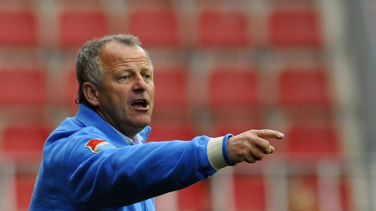 Zlato, přes sto gólů, vysoká škola, prezident. Lička je sběratelem titulů
