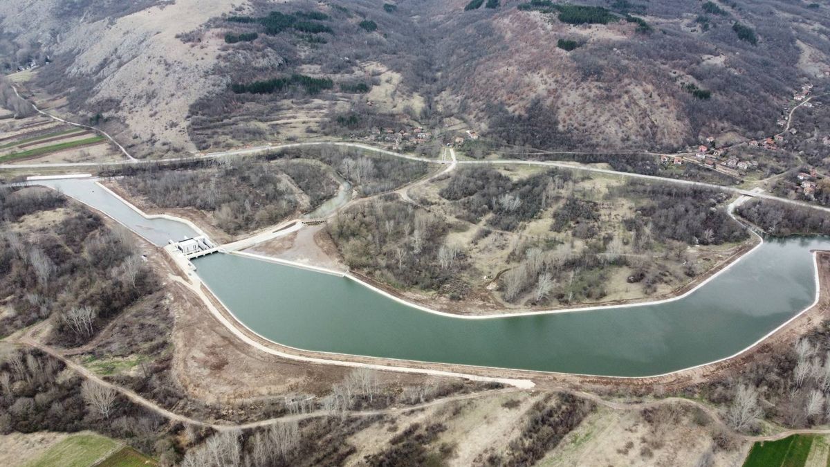 Slunce, voda, baterie. Miliardář Plachý rozšiřuje obnovitelný byznys