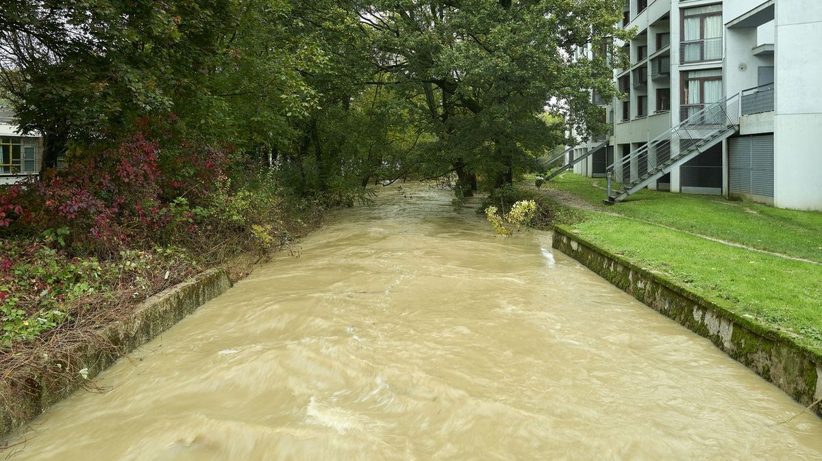 De fortes pluies ont provoqué d’importantes inondations dans le centre de la France