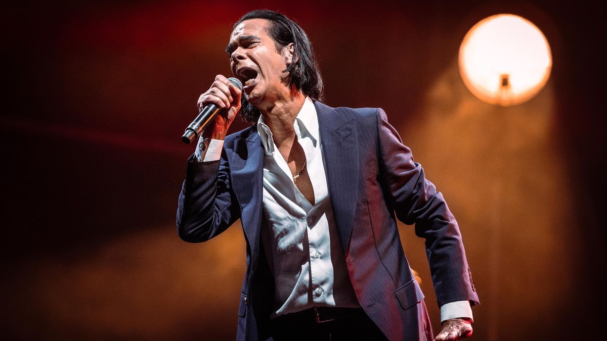 Nick Cave and the Bad Seeds prozářili temnotu pražské noci